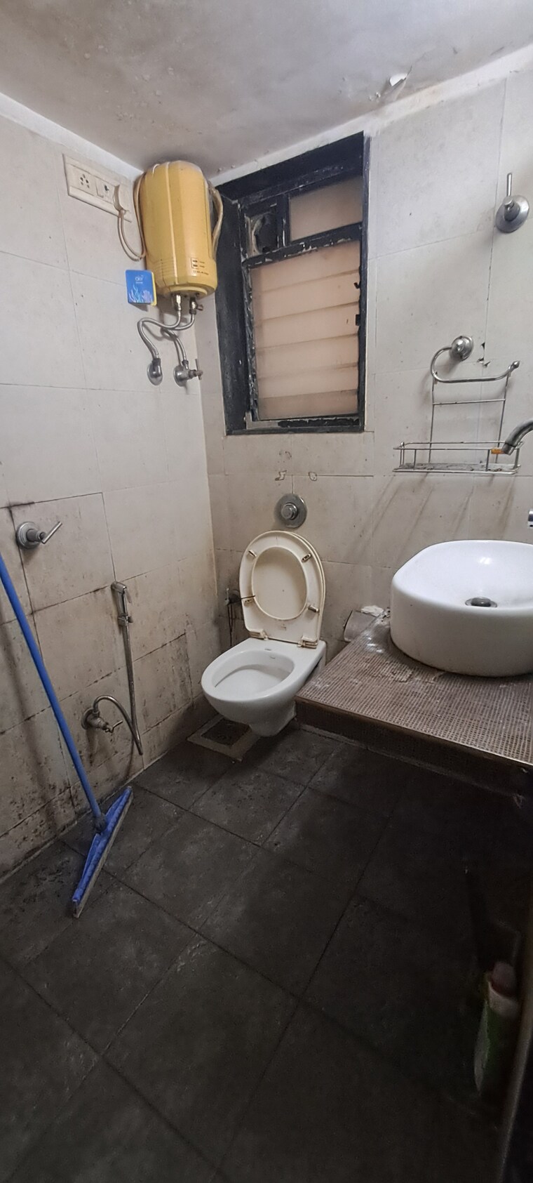 Bathroom, shiv-parvati 1.5 Bedroom 450 Sq.Ft. Apartment In Malad West Mumbai 9374334