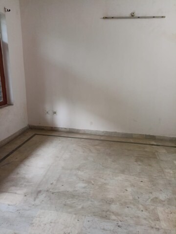 Room in 3 BHK Villa at Gomti Nagar – for Rent