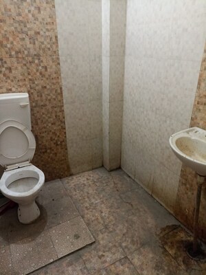 Bathroom in 3 BHK Villa at Gomti Nagar – for Rent