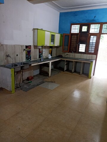 Kitchen in 3 BHK Villa at Gomti Nagar – for Rent