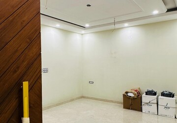 Room in 3 BHK Builder Floor at Sector 84 – for Sale