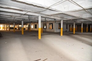 Parking in 4 BHK Apartment at Vip Road – for Rent