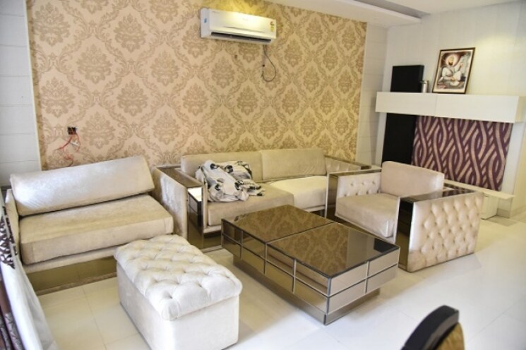 Living Room, vip road 4 Bedroom 2292 Sq.Ft. Apartment In Vip Road Zirakpur 9374635