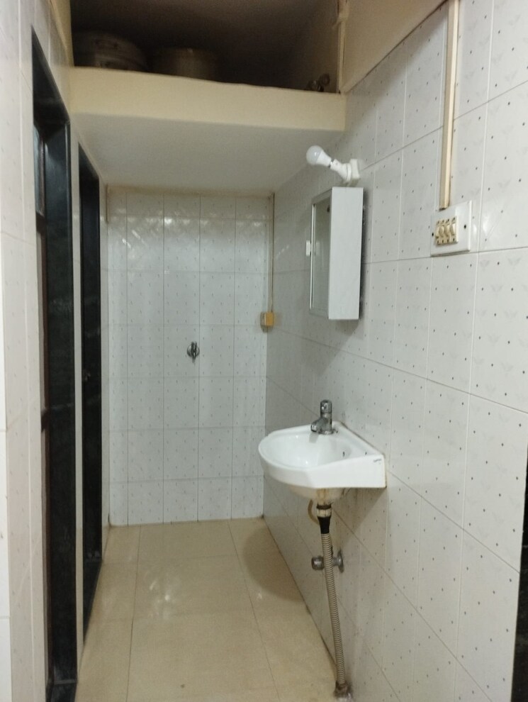 Bathroom, panchamrut-chs-thane 1 Bedroom 425 Sq.Ft. Apartment In Ghodbunder Road Thane 9374598