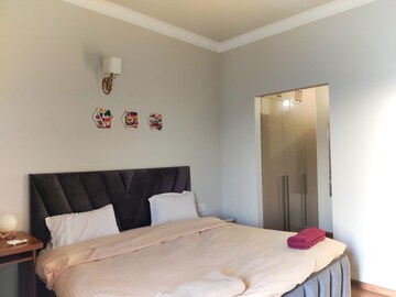 Bedroom in 3.5 BHK Apartment at Unitech Uniworld Gardens, Sector 47 – for Rent