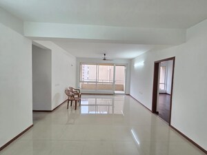 Room in 3 BHK Apartment at Lower Parel – for Rent