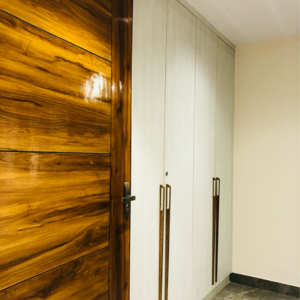 Room in 5 BHK Villa at Sector 23 – for Rent