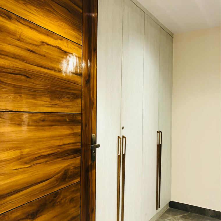 Room, sector 23 5 Bedroom 500 Sq.Yd. Villa In Sector 23 Gurgaon 9374752