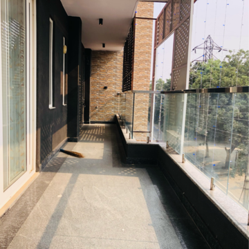 Balcony in 5 BHK Villa at Sector 23 – for Rent