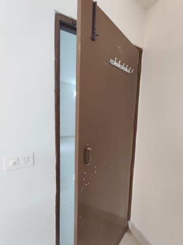 Furnished Amenities in 2 BHK Apartment at Signature Global Orchard Avenue, Sector 93 – for Rent