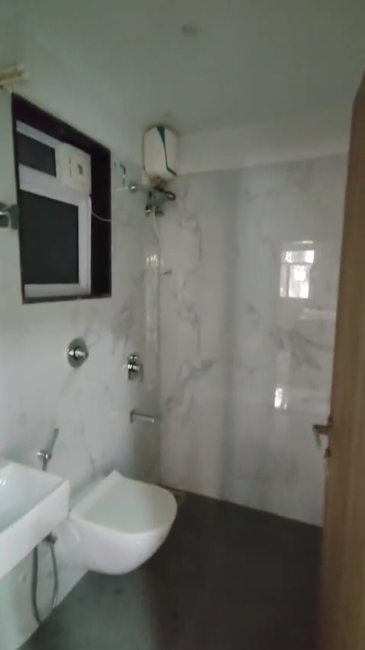 Bathroom, ghatkopar east 2 Bedroom 540 Sq.Ft. Apartment In Ghatkopar East Mumbai 9374771
