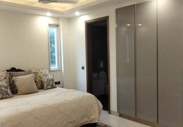 Bedroom in 3 BHK Builder Floor at Greater Kailash Part 3 – for Rent