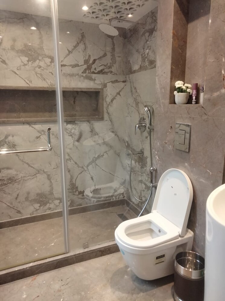 Bathroom, greater kailash part 3 3 Bedroom 2000 Sq.Ft. Builder Floor In Greater Kailash Part 3 Delhi 9374773
