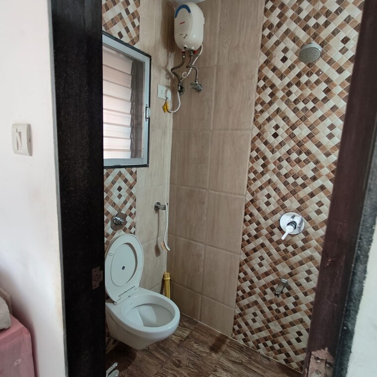 Bathroom, kaustubh-sunmoon-chs-ltd 2 Bedroom 686 Sq.Ft. Apartment In Borivali East Mumbai 9374789