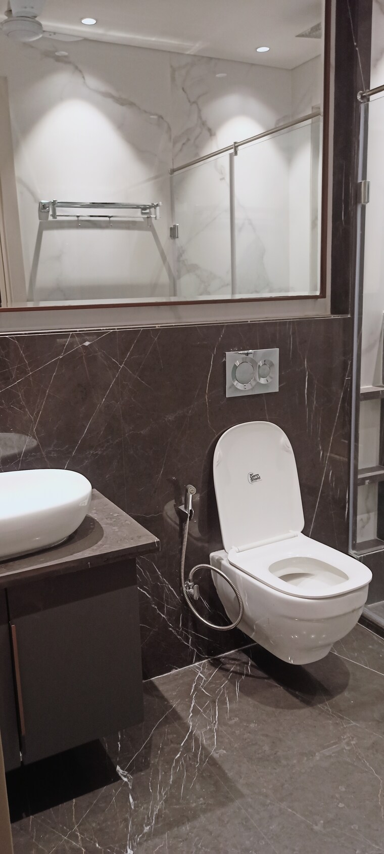 Bathroom, mohit-house 4 Bedroom 2700 Sq.Ft. Builder Floor In Sushant Lok I Gurgaon 9374798