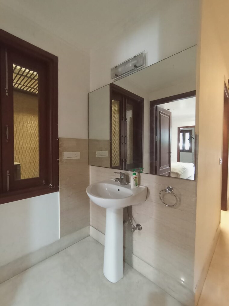 Bathroom, pamposh enclave 3 Bedroom 2100 Sq.Ft. Builder Floor In Pamposh Enclave Delhi 9374797