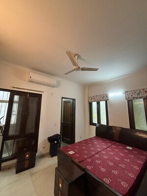 Bedroom in 3 BHK Builder Floor at Greater Kailash Part 3 – for Rent