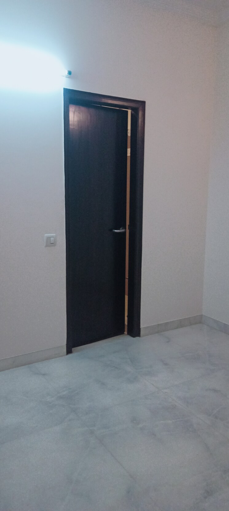 Room, gupta-awas 3 Bedroom 2700 Sq.Ft. Builder Floor In Sector 43 Gurgaon 9374810