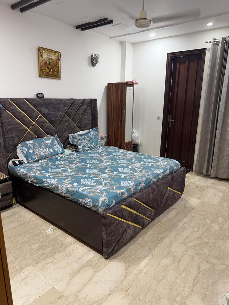Bedroom, greater kailash i 3 Bedroom 1800 Sq.Ft. Builder Floor In Greater Kailash I Delhi 9374811