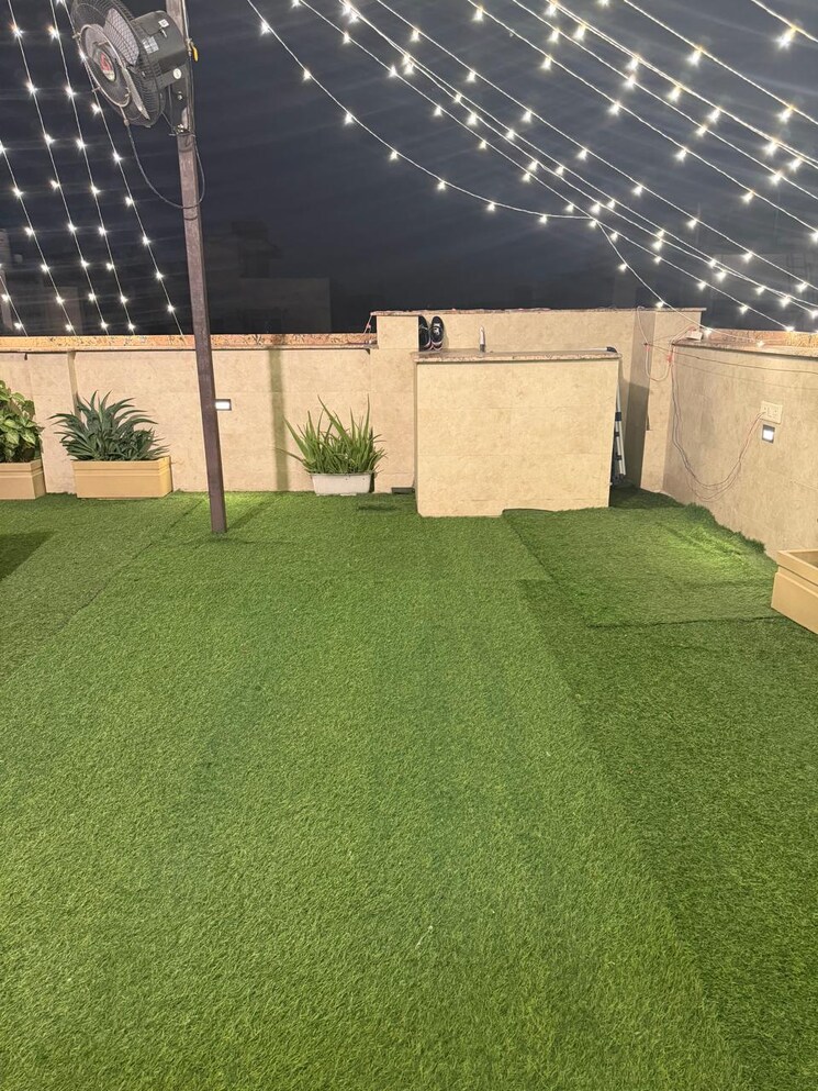 Terrace, greater kailash i 3 Bedroom 1800 Sq.Ft. Builder Floor In Greater Kailash I Delhi 9374811