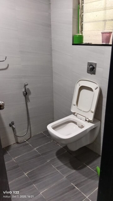 Master Bedroom in 2 BHK Apartment at Harsh Vihar, Aundh – for Rent