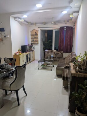 2 BHK Apartment For Rent in Sheth Vasant Lawns, Laxmi Nagar