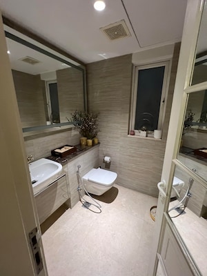 Furnished Amenities in 4 BHK Apartment at DLF The Crest, Sector 54 – for Rent