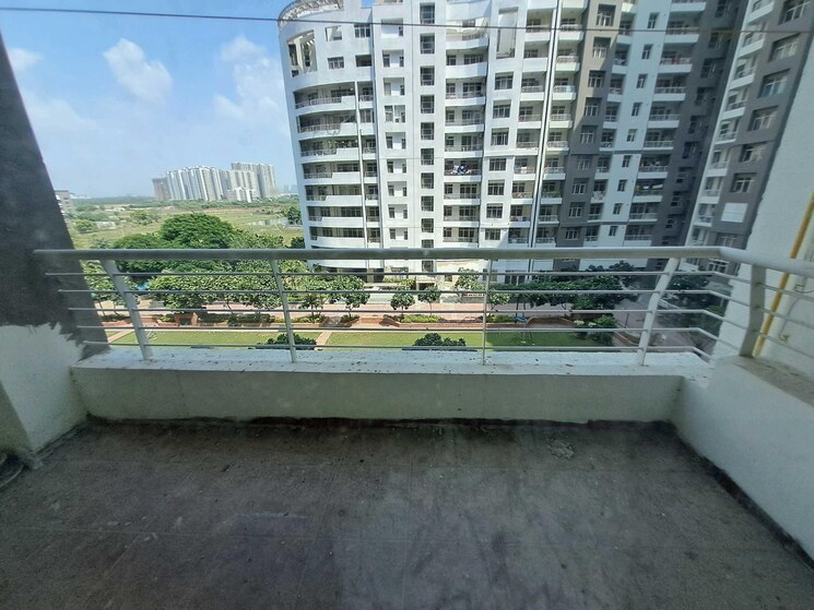 Balcony, raheja-vedaanta 3 Bedroom 1833 Sq.Ft. Apartment In Sector 108 Gurgaon 9374879