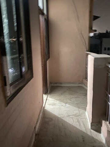 Building Lobby in 1 RK Builder Floor at Mayur Vihar – for Rent