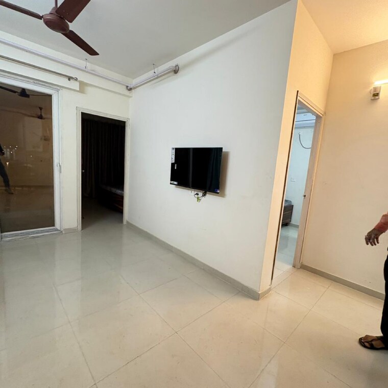 Room, signature-global-the-millennia 2 Bedroom 596 Sq.Ft. Apartment In Garoli Kalan Gurgaon 9374899