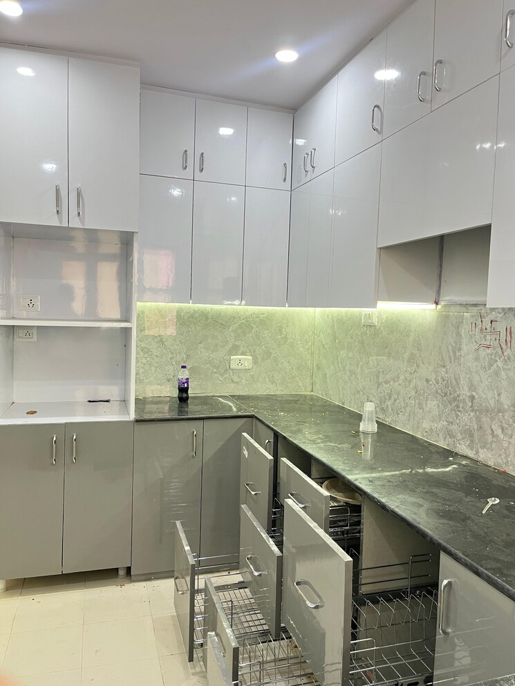 Kitchen, upavp-ganga-yamuna-and-hindon-enclave 4 Bedroom 2050 Sq.Ft. Apartment In Pratap Vihar Ghaziabad 9374898