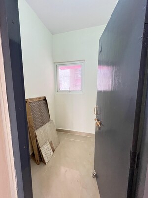 Bathroom in 4 BHK Apartment at UPAVP Ganga Yamuna And Hindon Enclave, Pratap Vihar – for Rent