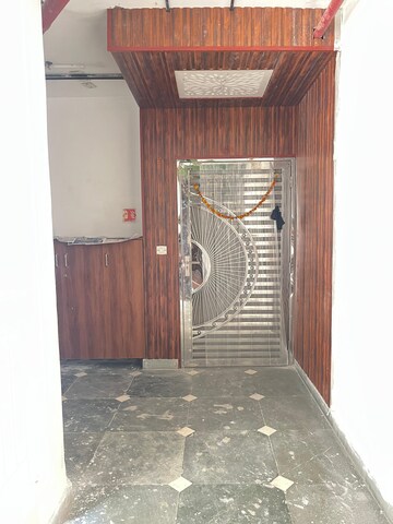 Room in 4 BHK Apartment at UPAVP Ganga Yamuna And Hindon Enclave, Pratap Vihar – for Rent