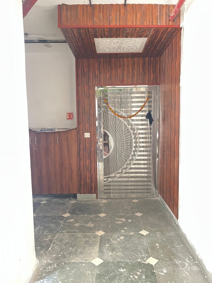 Room, upavp-ganga-yamuna-and-hindon-enclave 4 Bedroom 2050 Sq.Ft. Apartment In Pratap Vihar Ghaziabad 9374898