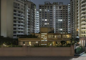 3 BHK Apartment For Rent in Raheja Vedaanta, Sector 108