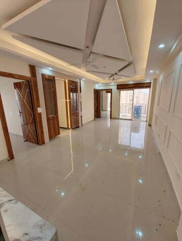 Building Lobby in 2 BHK Apartment at Mahagun Moderne, Sector 78 – for Sale