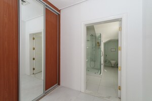 Bathroom in 3 BHK Apartment at Pearl Horizon, Jogeshwari West – for Rent