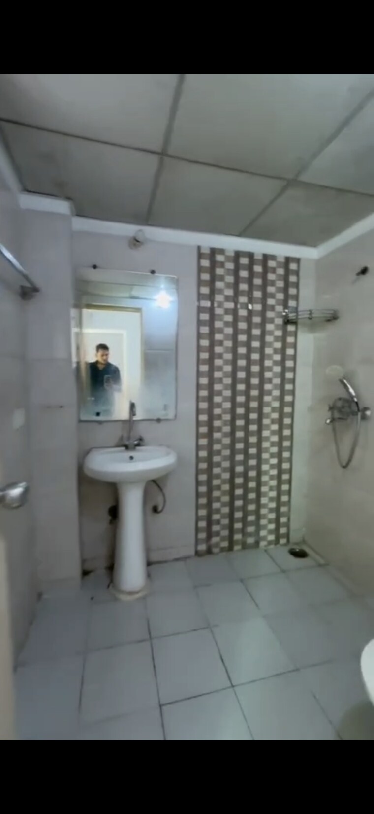 Bathroom, gaur-city-2-12th-avenue 2 Bedroom 1055 Sq.Ft. Apartment In Sector 16c Greater Noida Greater Noida 9374920