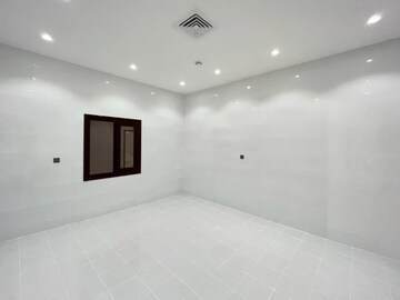 Room in 2.5 BHK Apartment at Zohra Agadi Nagar, Andheri West – for Rent