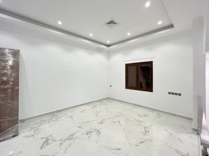 Room in 2.5 BHK Apartment at Zohra Agadi Nagar, Andheri West – for Rent