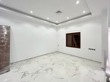 Room in 2.5 BHK Apartment at Zohra Agadi Nagar, Andheri West – for Rent