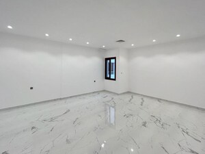 Room in 2.5 BHK Apartment at Zohra Agadi Nagar, Andheri West – for Rent