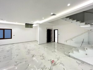 Room in 2.5 BHK Apartment at Zohra Agadi Nagar, Andheri West – for Rent