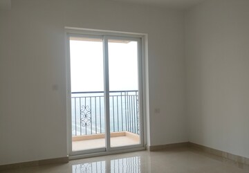 Room in 3.5 BHK Apartment at Sector 89a – for Sale