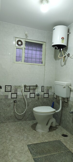 Bathroom in 1 BHK Apartment at Indiranagar – for Rent