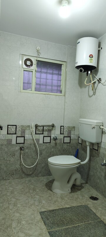 Bathroom in 1 BHK Apartment at Indiranagar – for Rent