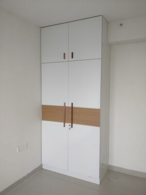 Furnished Amenities in 2.5 BHK Apartment at Sare Home, Sector 92 – for Rent