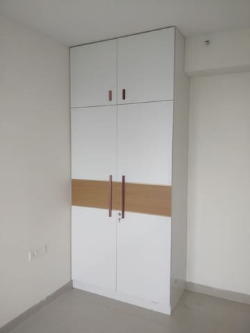 Furnished Amenities in 2.5 BHK Apartment at Sare Home, Sector 92 – for Rent