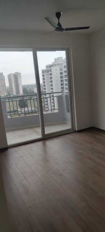 Room in 2.5 BHK Apartment at Sare Home, Sector 92 – for Rent