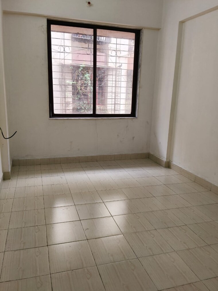 Room, kurla east 1 Bedroom 400 Sq.Ft. Apartment In Kurla East Mumbai 9374965